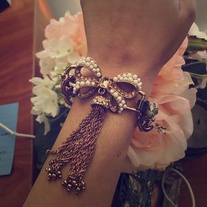 Beautiful Betsy Johnson Vintage-like Bracelet